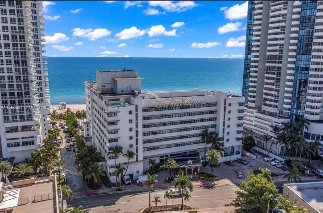 Miami Beachfront Studio Apartment Exterior photo