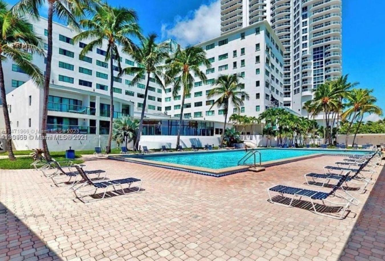 Miami Beachfront Studio Apartment Exterior photo