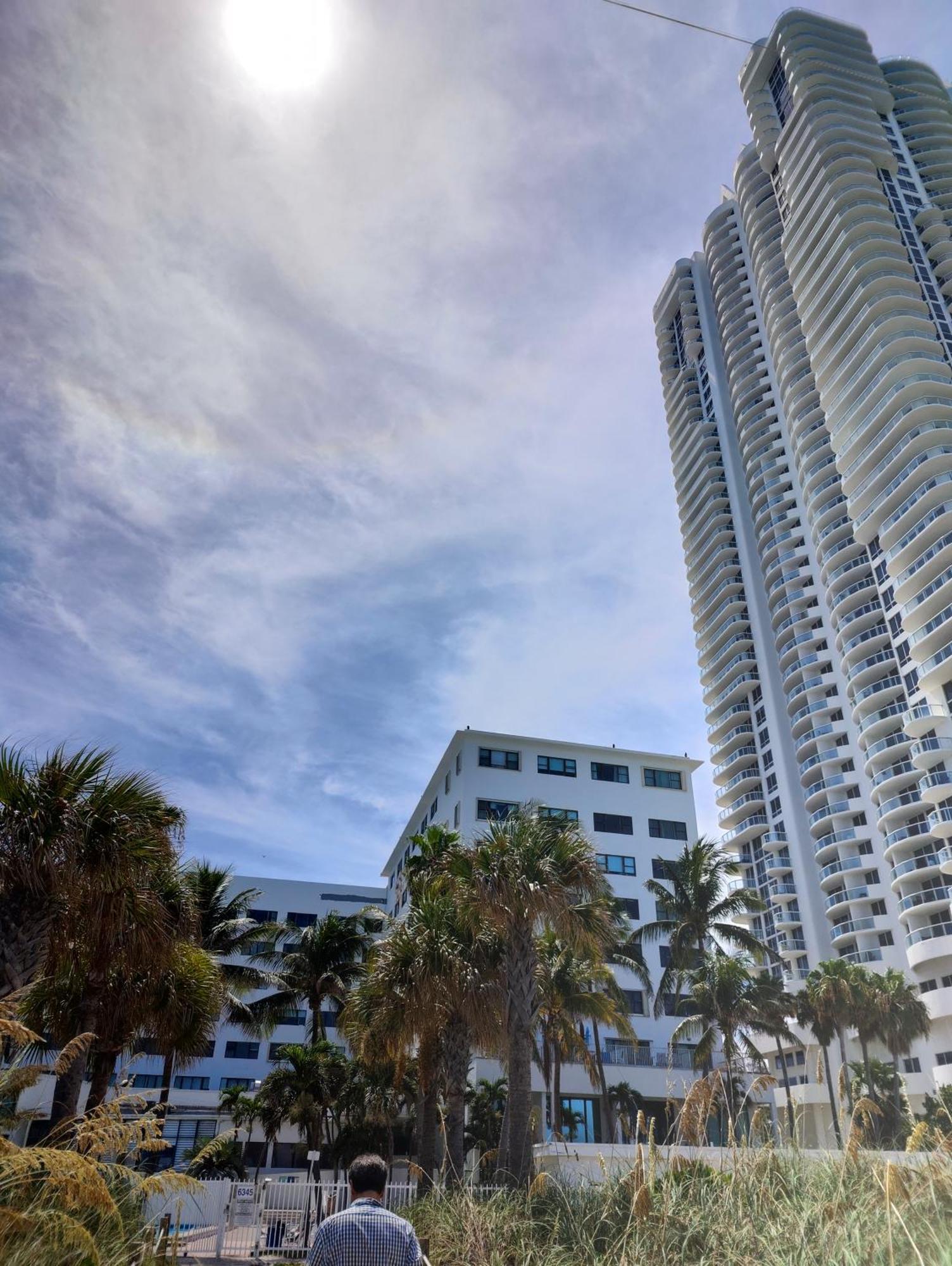 Miami Beachfront Studio Apartment Exterior photo